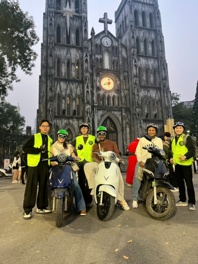 하노이 전기 스쿠터 타고 즐기는 푸드 투어