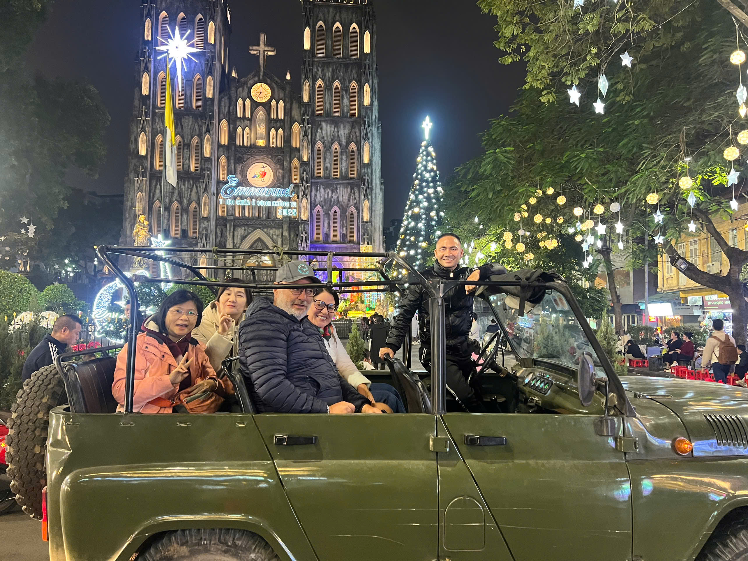 하노이 지프 타고 즐기는 푸드 투어