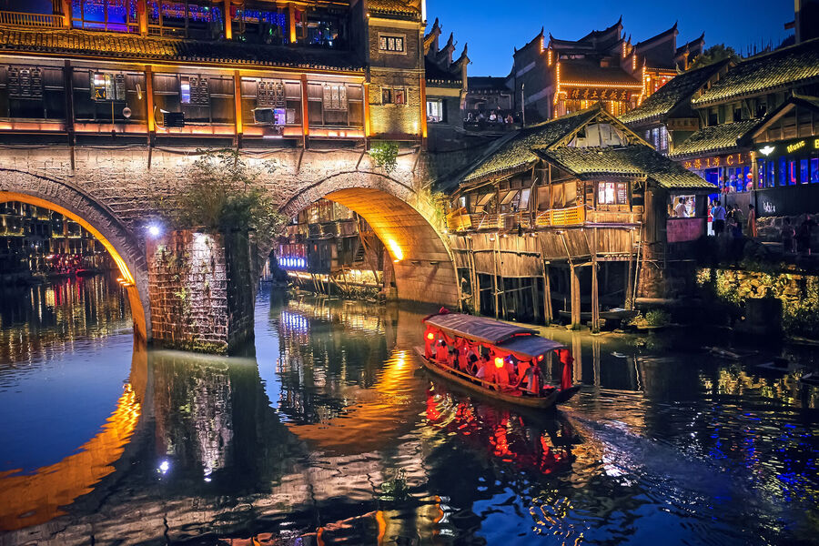 장가계 천문산 & 천자산 & 봉황고성 & 부용진 2일투어 (호텔포함)