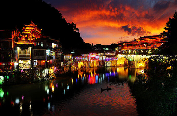 장가계 천문산 & 천자산 & 봉황고성 & 부용진 2일투어 (호텔포함)