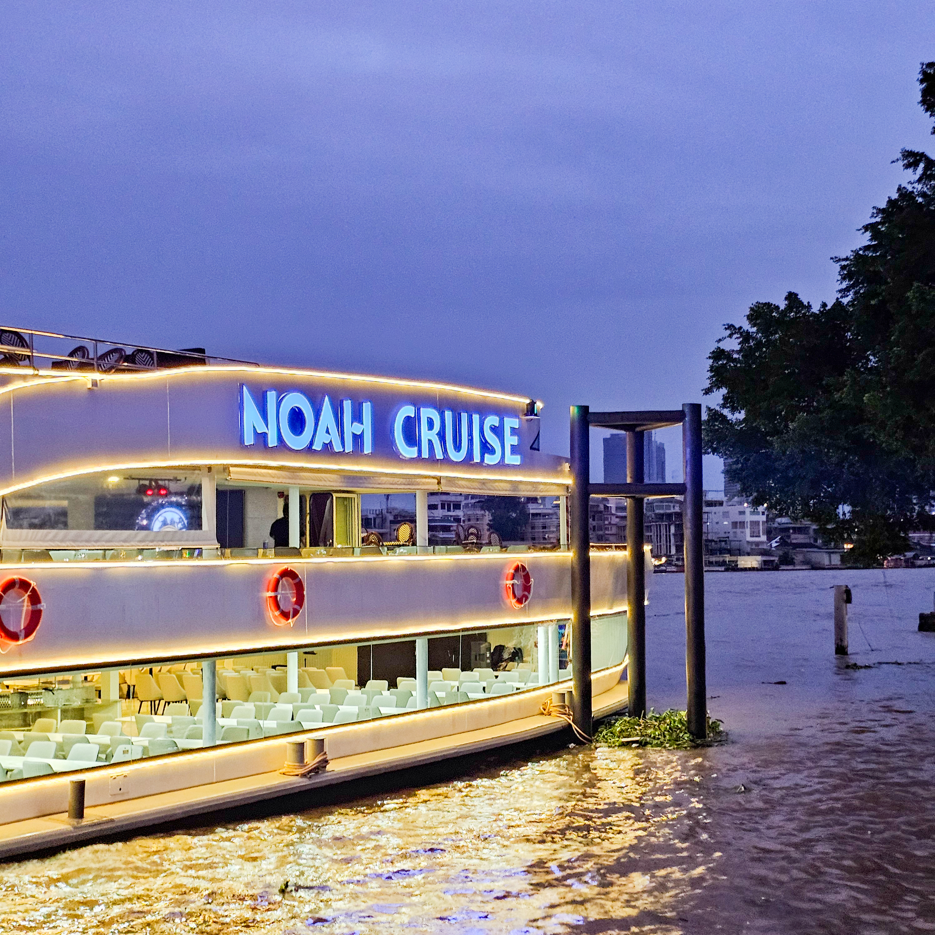 방콕 노아 선셋 & 디너 크루즈 (아이콘시암 출발)