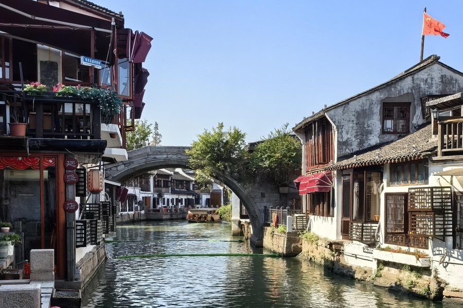 상하이 주가각 수향마을 (나룻배 포함) + 예원 야경 + 황푸강 유람선 일일 투어 [한국어 가이드]