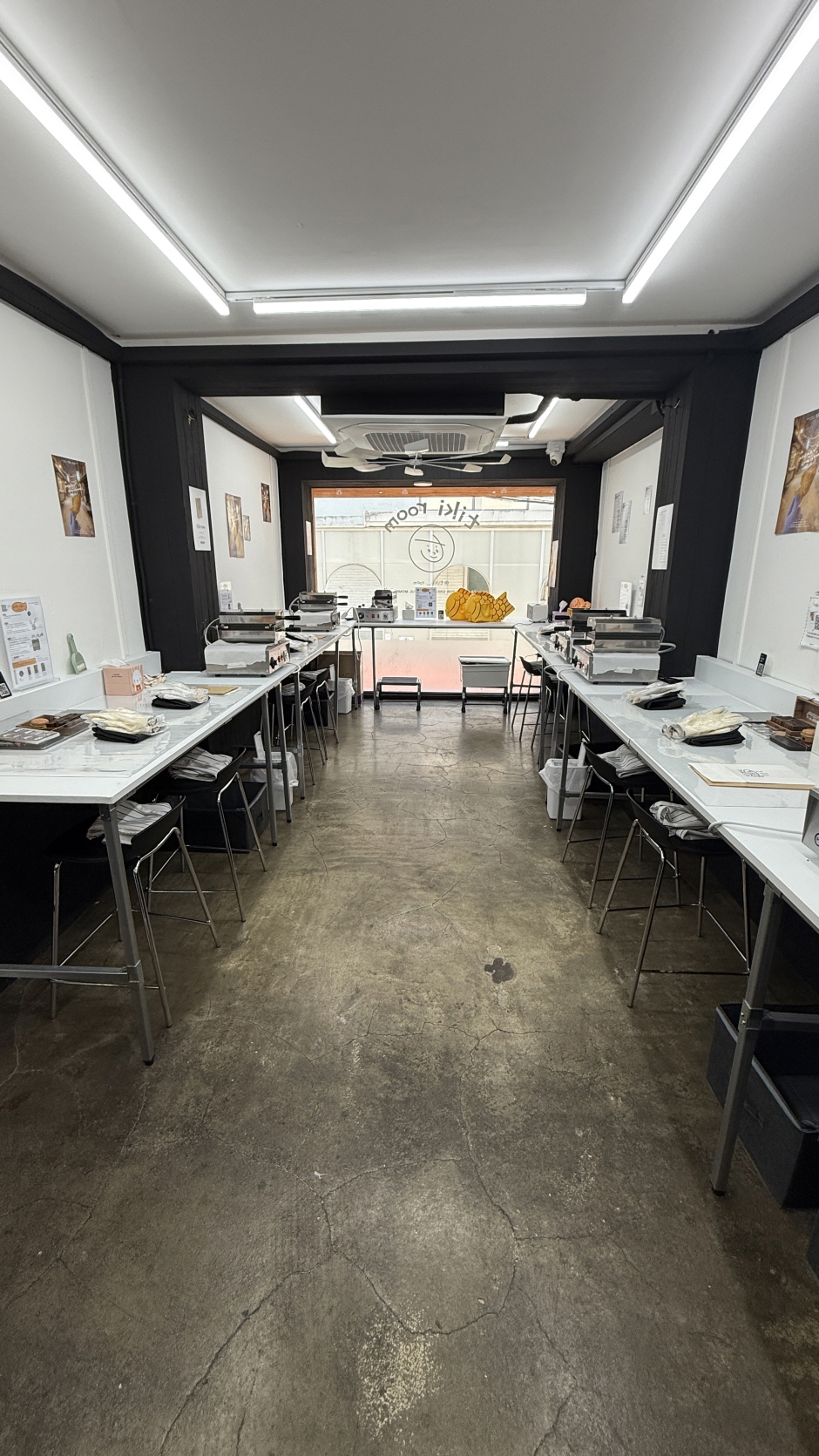 Hongdae Tiki Room Bungeoppang Making Experience in Seoul