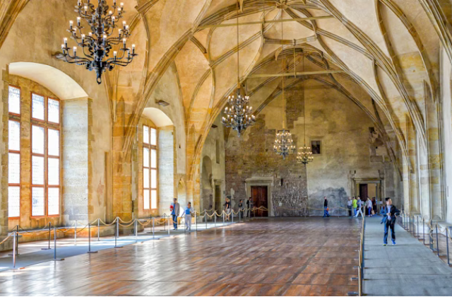 Prague Lobkowicz Palace & Prague Castle Ticket