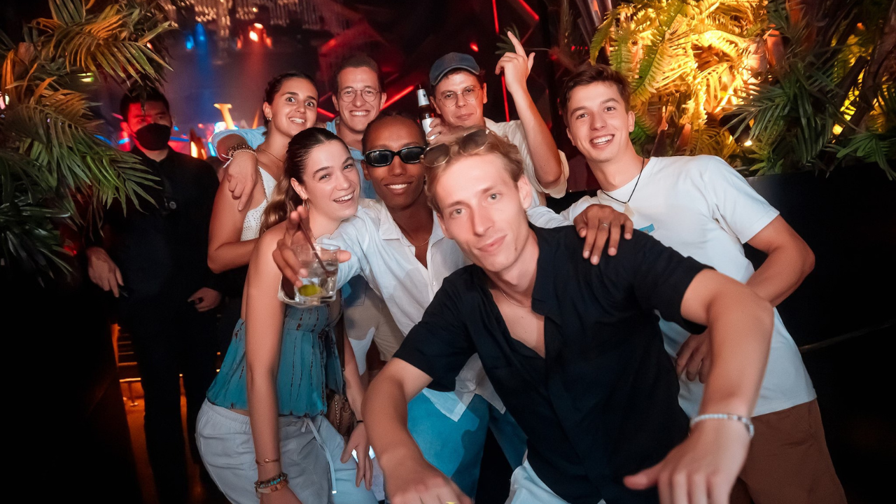 방콕 펍 크롤 투어 (방콕 인기 루프탑 바 & 클럽)