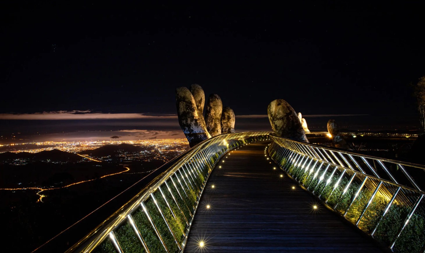 다낭 시티 + 바나힐 야간 단독 투어 (한국어 가이드)