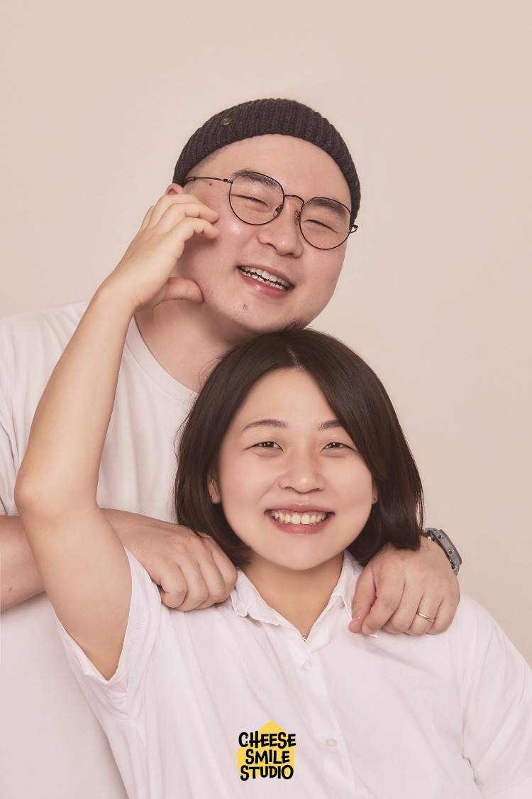 Seoul Jongno Bukchon Cheese Smile Studio - Costume Rental & Self Photo Shoot