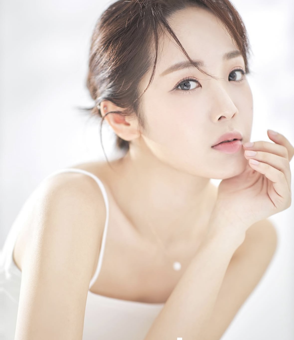 Seoul Gangnam K-Pop Cheongdam-dong Celebrity Hot Spot Beauty Salon (Hair + Makeup Experience)