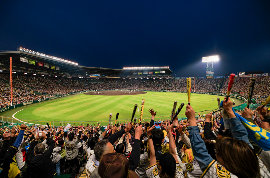 한신 타이거스 경기 관람 + 고시엔 역사관 통합 입장권 (오리지널 굿즈 포함)