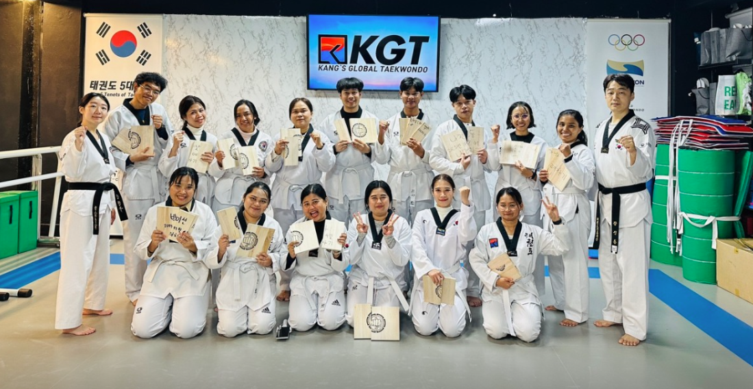 Authentic Taekwondo Experience with Kukkiwon Master in Seoul