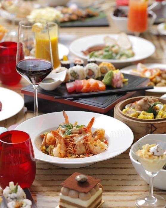 필리핀 마카티 래플스 & 페어몬트 호텔 스펙트럼 디너 뷔페