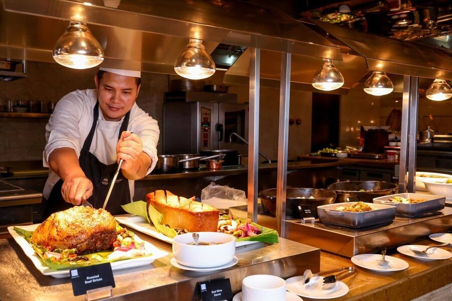 필리핀 마카티 래플스 & 페어몬트 호텔 스펙트럼 디너 뷔페