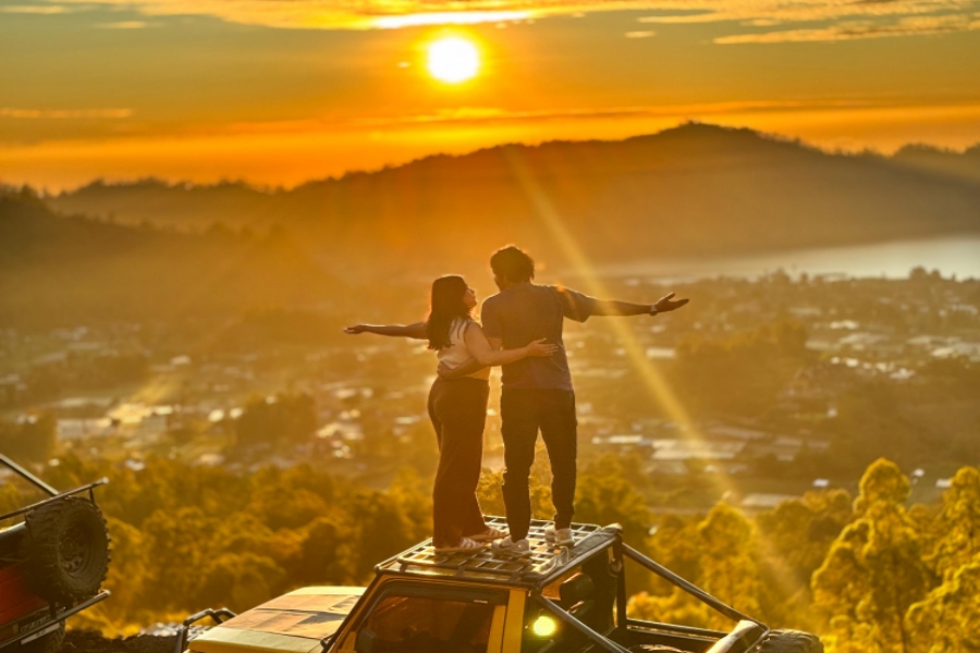 발리 바투르산 일출 지프 + 블랙라바 + 낀따만이 카페 한국어 가이드 단독 투어