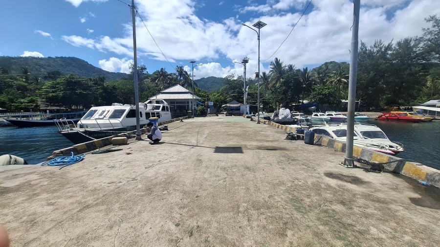 From Gili: Lombok Wildlife Park & Tiu Pupus Waterfall Day Tour (Inc. Hotel Pick-up & Drop-off)