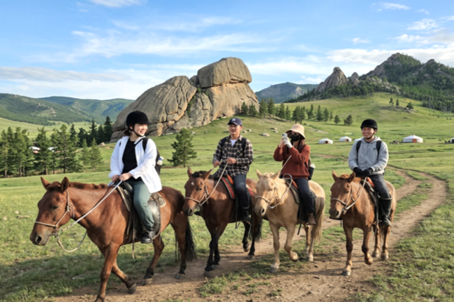 [밝은미래] [4박5일] 몽골 중부 미니사막 & 쳉헤르 온천 & 오기호수 & 테를지 투어