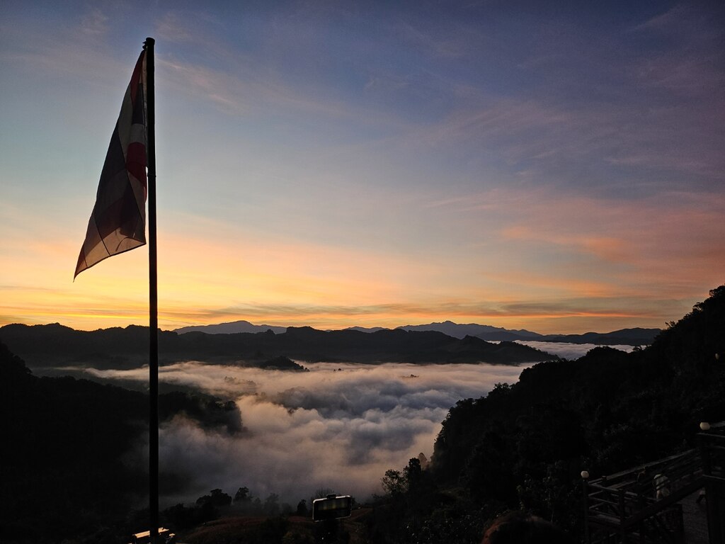 パーイ バンジャボ サンライズツアー (往復送迎付き)