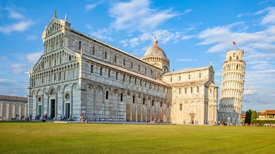 [마이퍼스트가이드] 800년째 기울어져 있는 피사의 사탑 & 대성당 투어 (비디오 가이드)