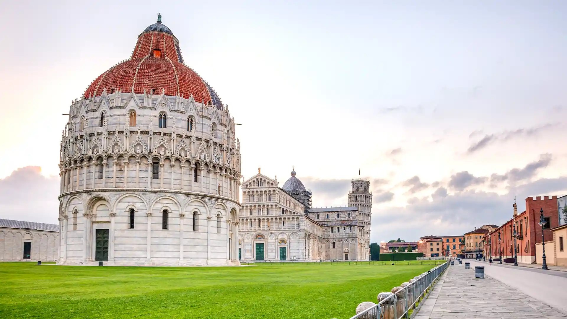 [마이퍼스트가이드] 800년째 기울어져 있는 피사의 사탑 & 대성당 투어 (비디오 가이드)