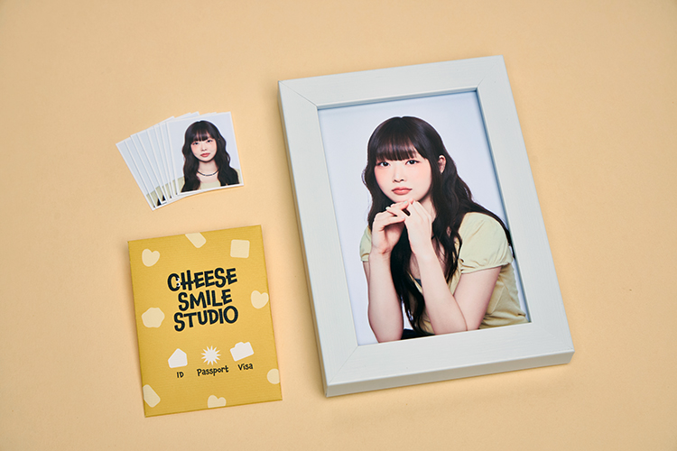 Seoul Jongno: Korean Style White Portrait/Passport/Visa/Profile Photo & Hair Makeup