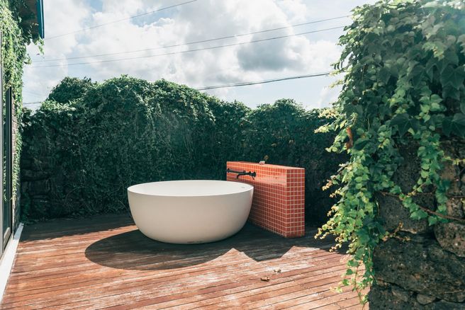 Seogwipo Shinpung Neongkul House Stay in Jeju (Private Outdoor Jacuzzi)