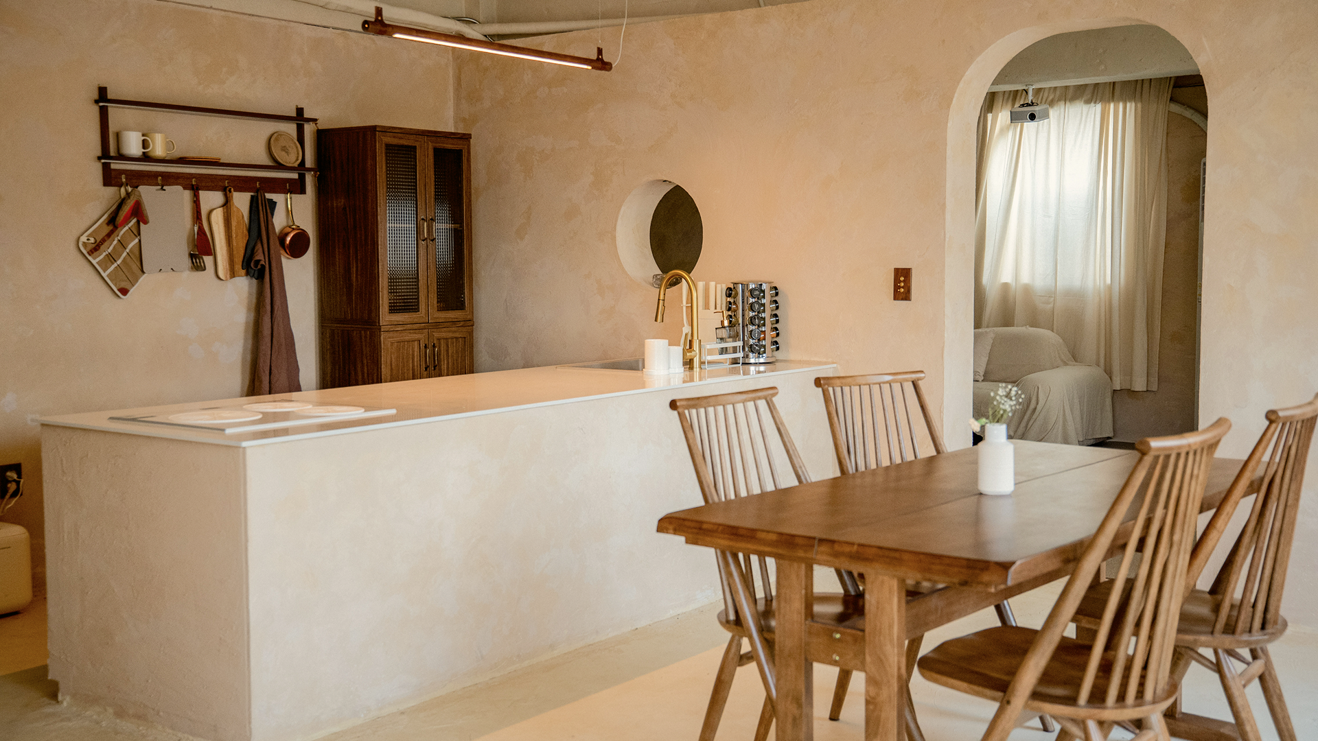 ソウル城東(ソンドン) ミシュラン一つ星レストラン出身シェフのプライベートキッチンクラス：タッカンマリと焼酎(ソジュ)