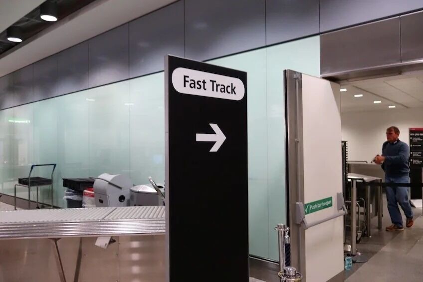 나트랑 깜란 공항 입국/출국 패스트트랙 서비스