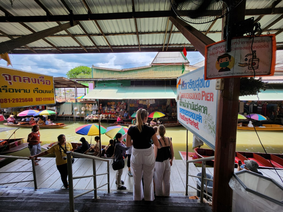 [독점할인] 방콕 담넌사두억 수상시장 & 매끌렁 기찻길 반일 투어 (보트 탑승 / 한국어 가이드)