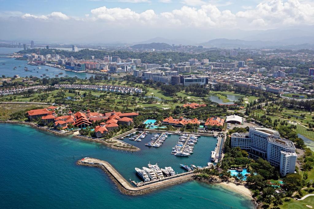 Kota Kinabalu Sapi Island, Manukan Island, Mamutik Island Hopping Tour (Guided, Choose 1-2 Islands)