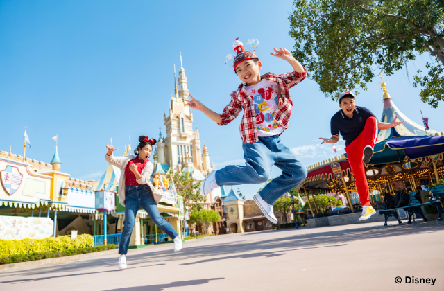【プロモーション】香港ディズニーランド・ファミリーチケット＋無料アーリー・パークエントリーパス（大人＋子供＋1時間早く入場）