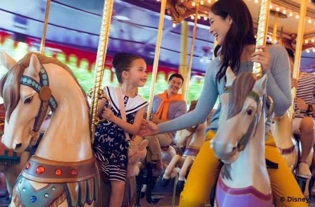 【プロモーション】香港ディズニーランド・ファミリーチケット＋無料アーリー・パークエントリーパス（大人＋子供＋1時間早く入場）