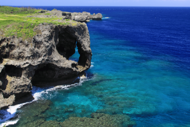 [독점할인] 오키나와 북부 버스 투어 (만좌모, 코우리섬, 츄라우미 수족관, 아메리칸 빌리지) - WAUG Exclusive