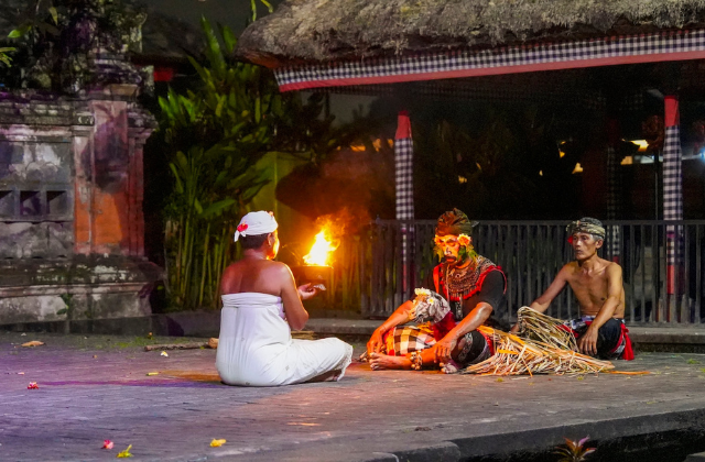 Balinese Traditional Dance Show Ticket (Hotel Pick-up & Drop-off Included)