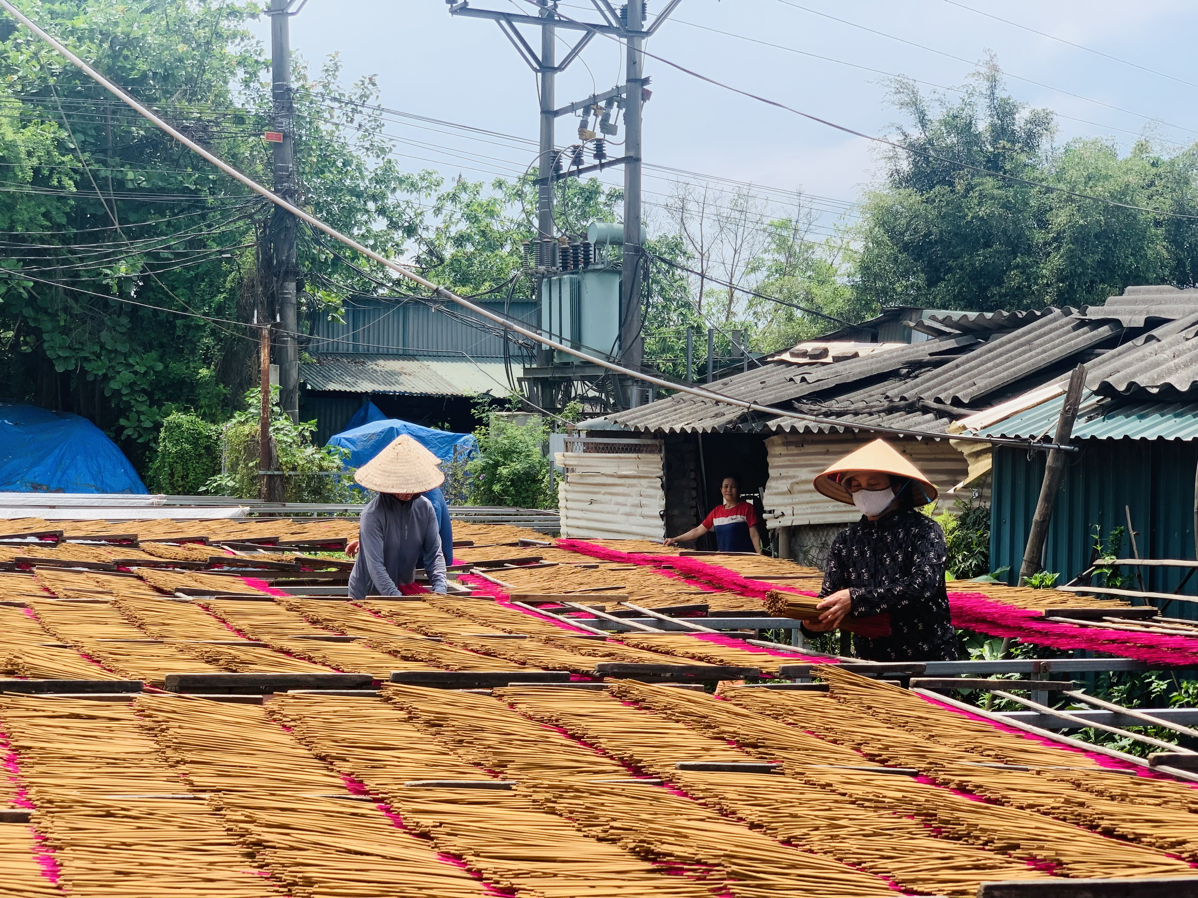 Hanoi Day Tour - Quang Phu Cau Incense & Hat Village & Craft Experience