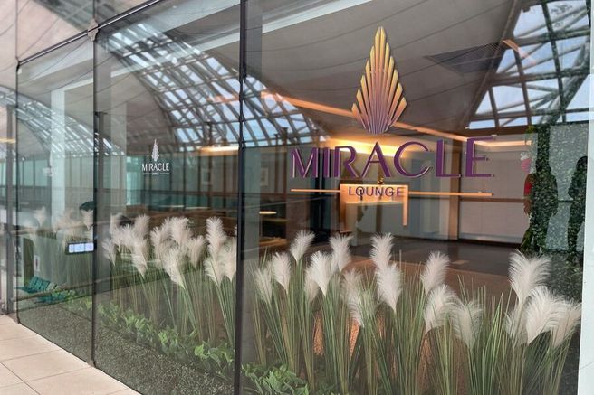Bangkok Suvarnabhumi Airport Miracle Lounge Access Ticket