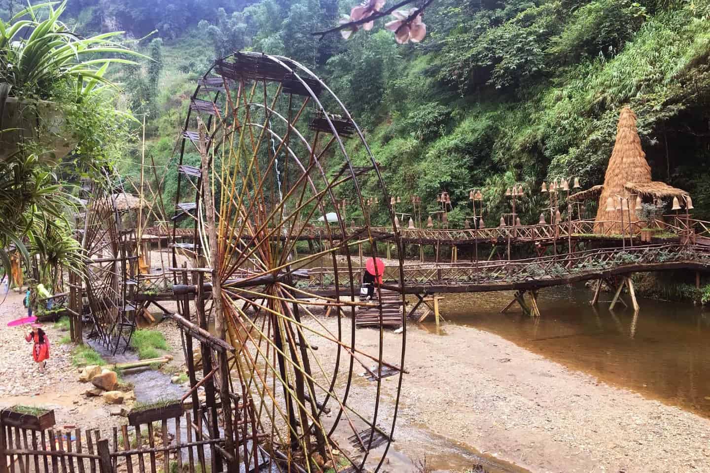 사파 깟깟 마을 반일 투어 (폭포 탐방, 흐몽족 문화 체험)