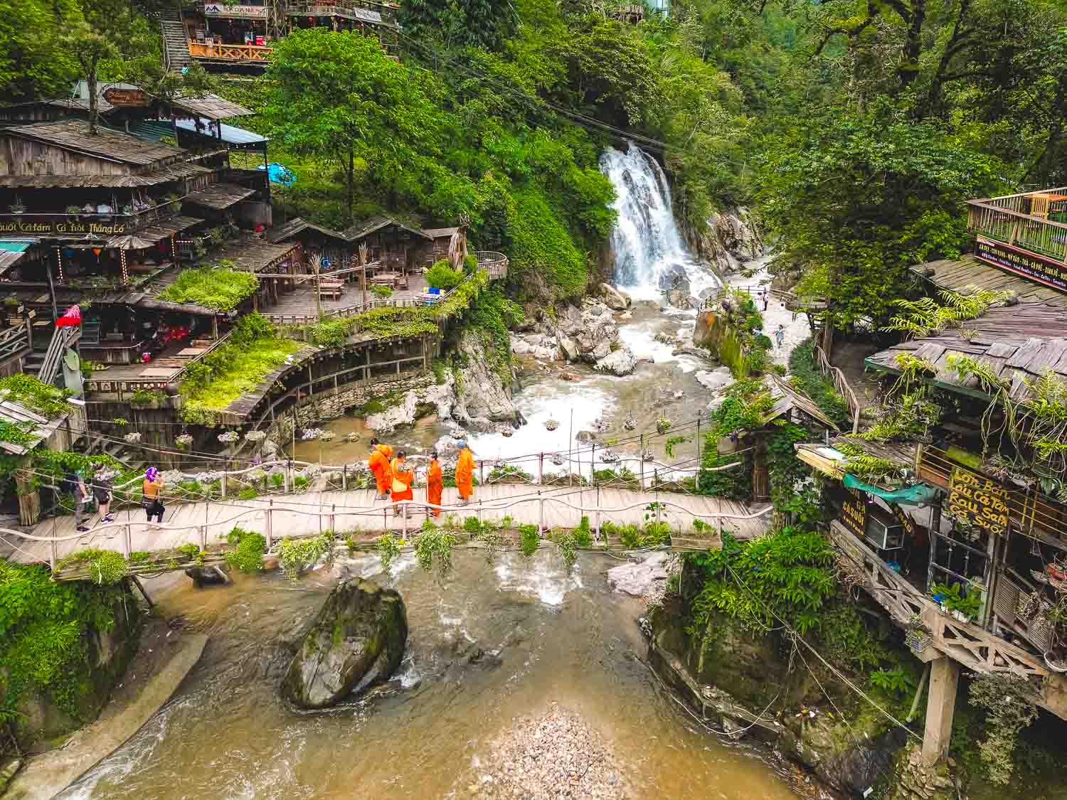 사파 깟깟 마을 반일 투어 (폭포 탐방, 흐몽족 문화 체험)