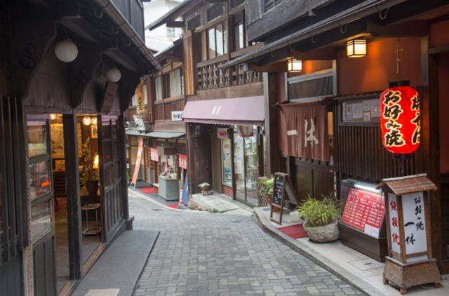 [라쿠투어] 오사카 출발: 나라 & 고베 일일 버스투어 - 사슴공원, 아리마 온천, 하버랜드