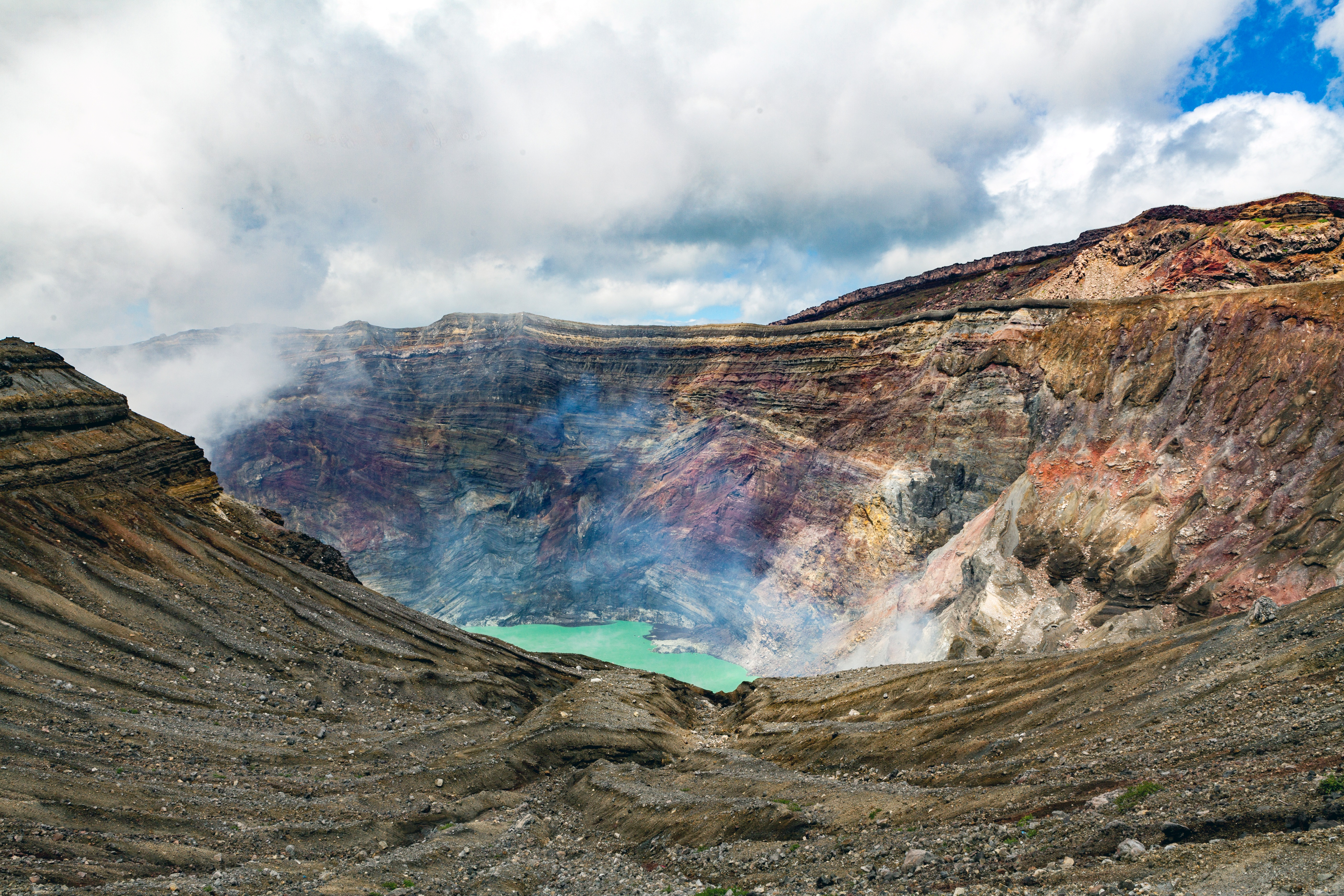 Fukuoka Departure: Mount Aso Crater & Kusasenri Tour