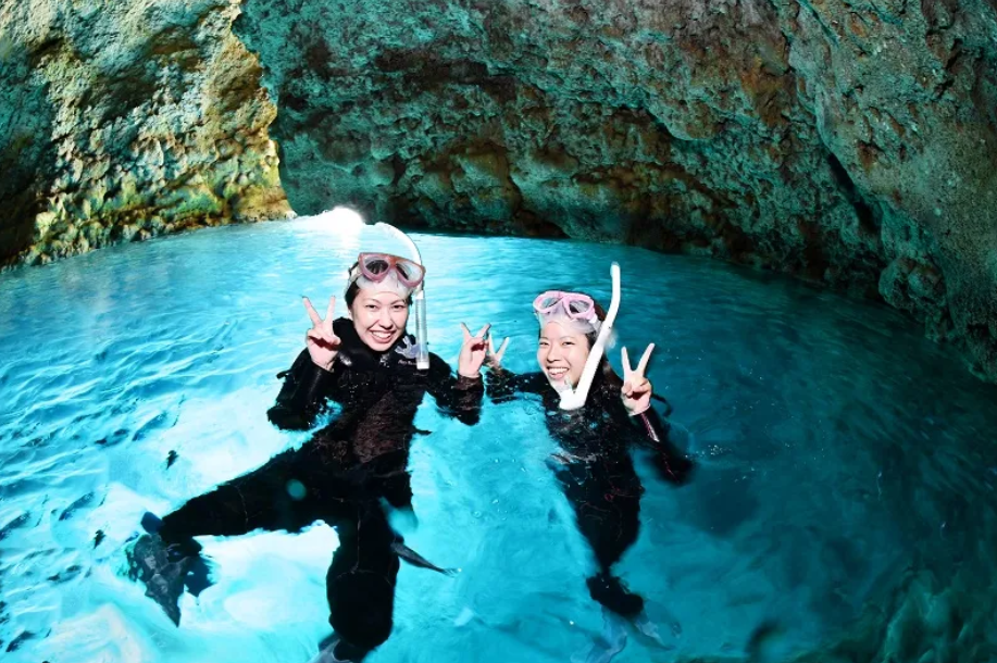오키나와 레아레아 버스 푸른동굴 스노클링 (점심 식사 포함)