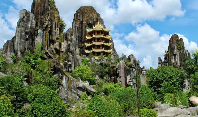 Da Nang/Hoi An Departure: Marble Mountains & Linh Ung Pagoda Private Car Tour