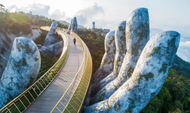 Da Nang & Hoi An: Ba Na Hills Private Car Charter