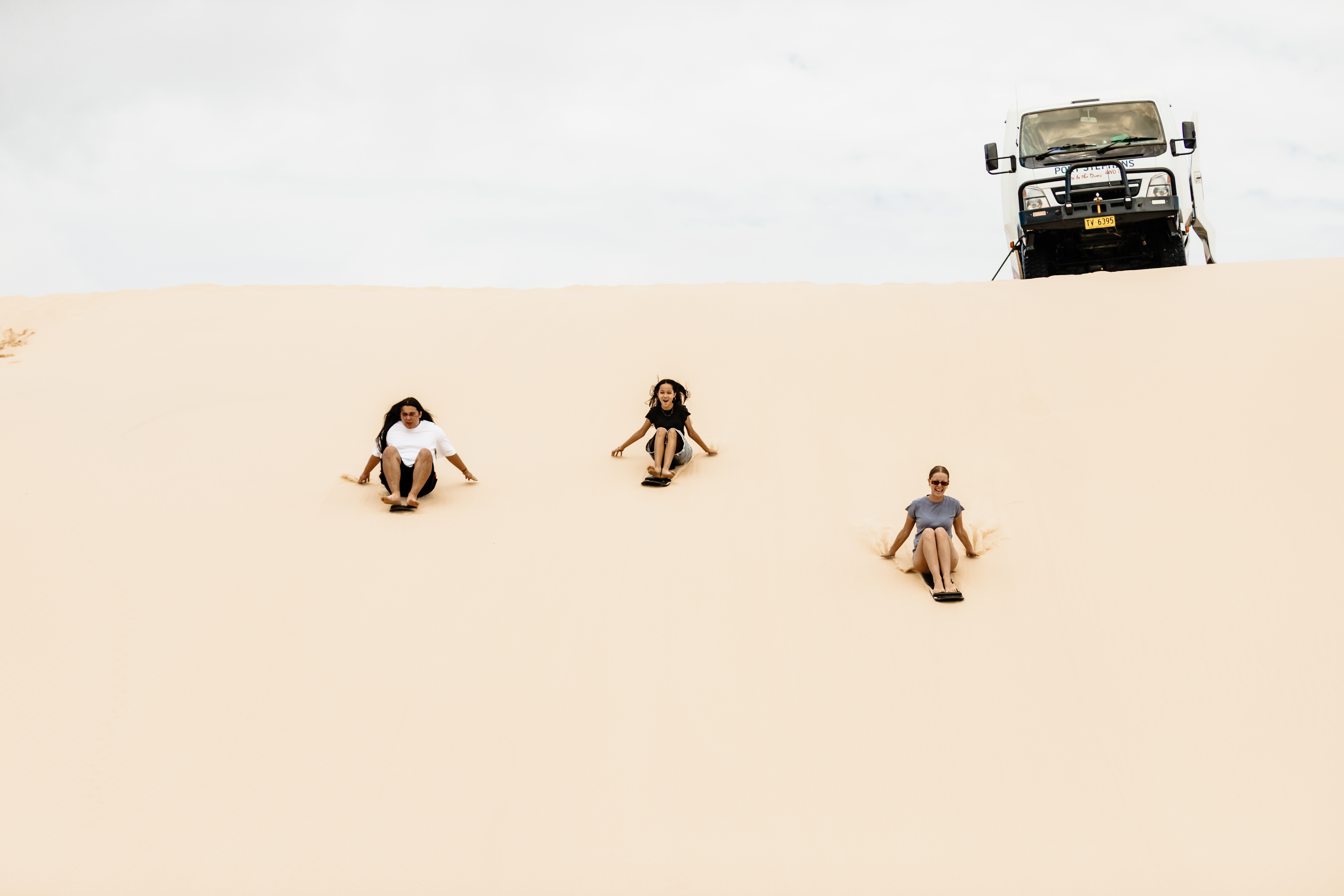 시드니 헌터밸리 와이너리 & 포트스테판 사막 낙타 & 샌드보딩 체험 일일 투어