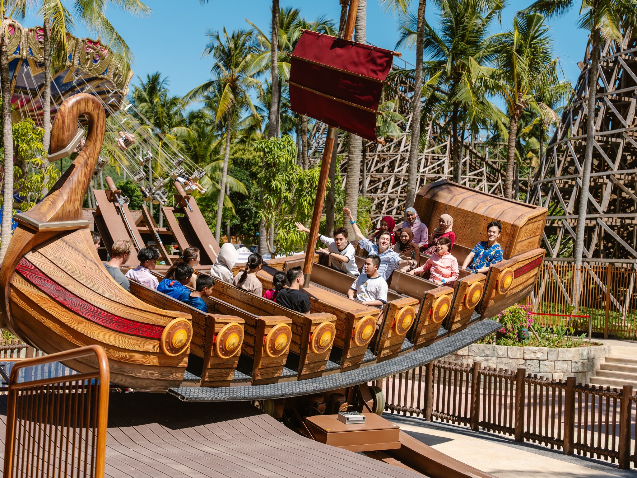 푸꾸옥 혼똠 케이블카 + 아쿠아토피아 워터파크 + 키스 브릿지 투어