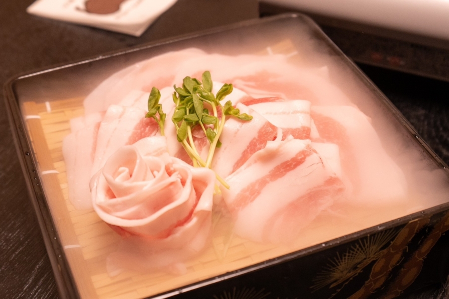 Okinawa Jyunketsu Uruma Agu Shabu-Shabu Kinton