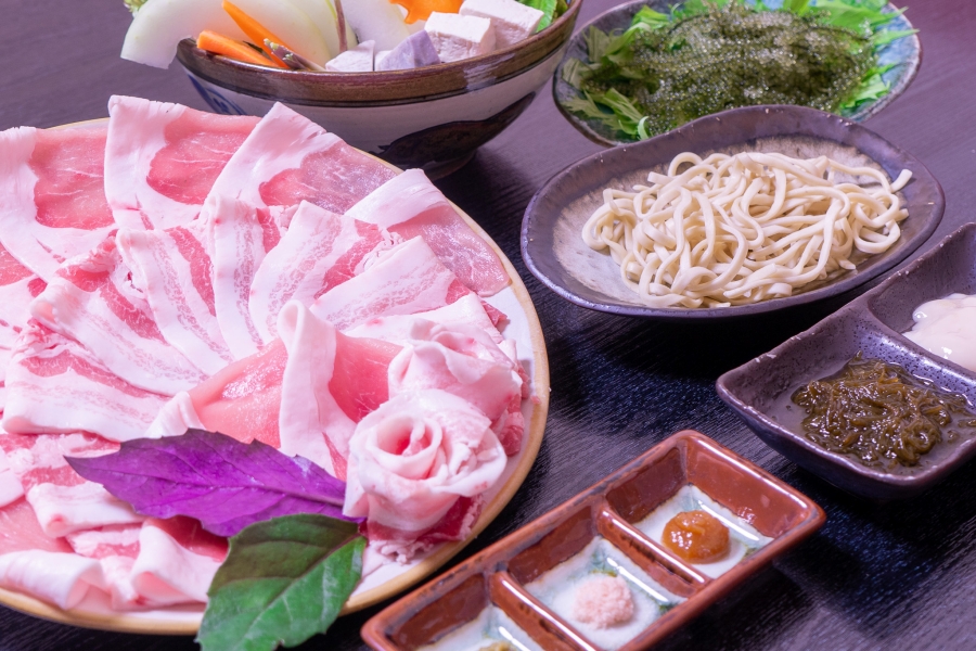 Okinawa Jyunketsu Uruma Agu Shabu-Shabu Kinton