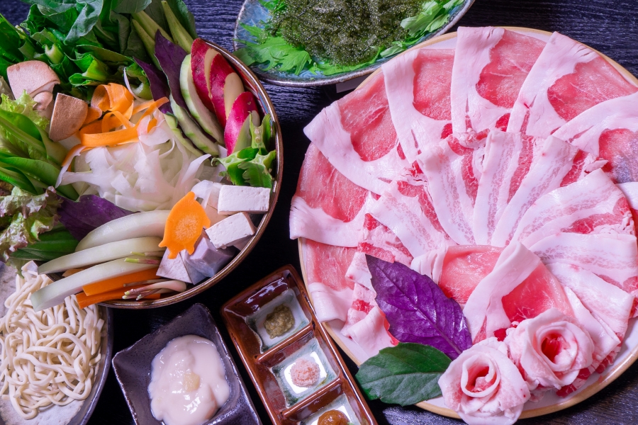 Okinawa Jyunketsu Uruma Agu Shabu-Shabu Kinton