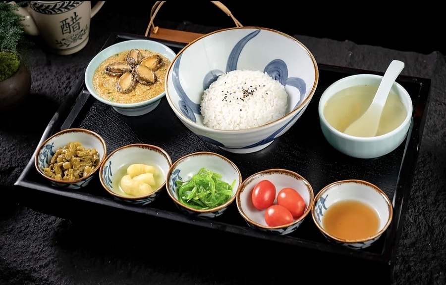 상하이 지칭싱 백년 게알 국수(예원 성황묘점) - 100년 전통의 맛