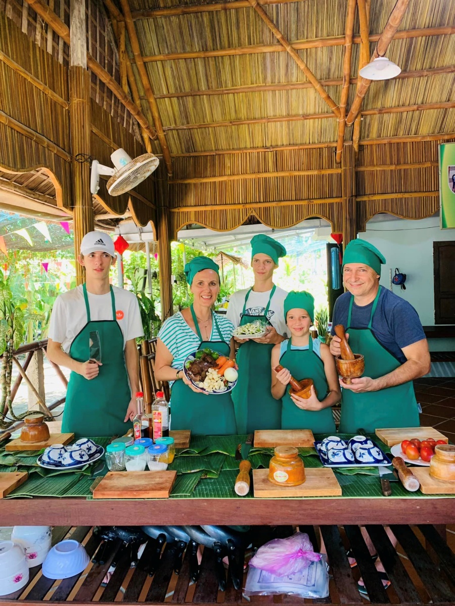 Hoi An Vietnamese Cooking Class Full Day Tour (Hotel Pickup/Send-off)