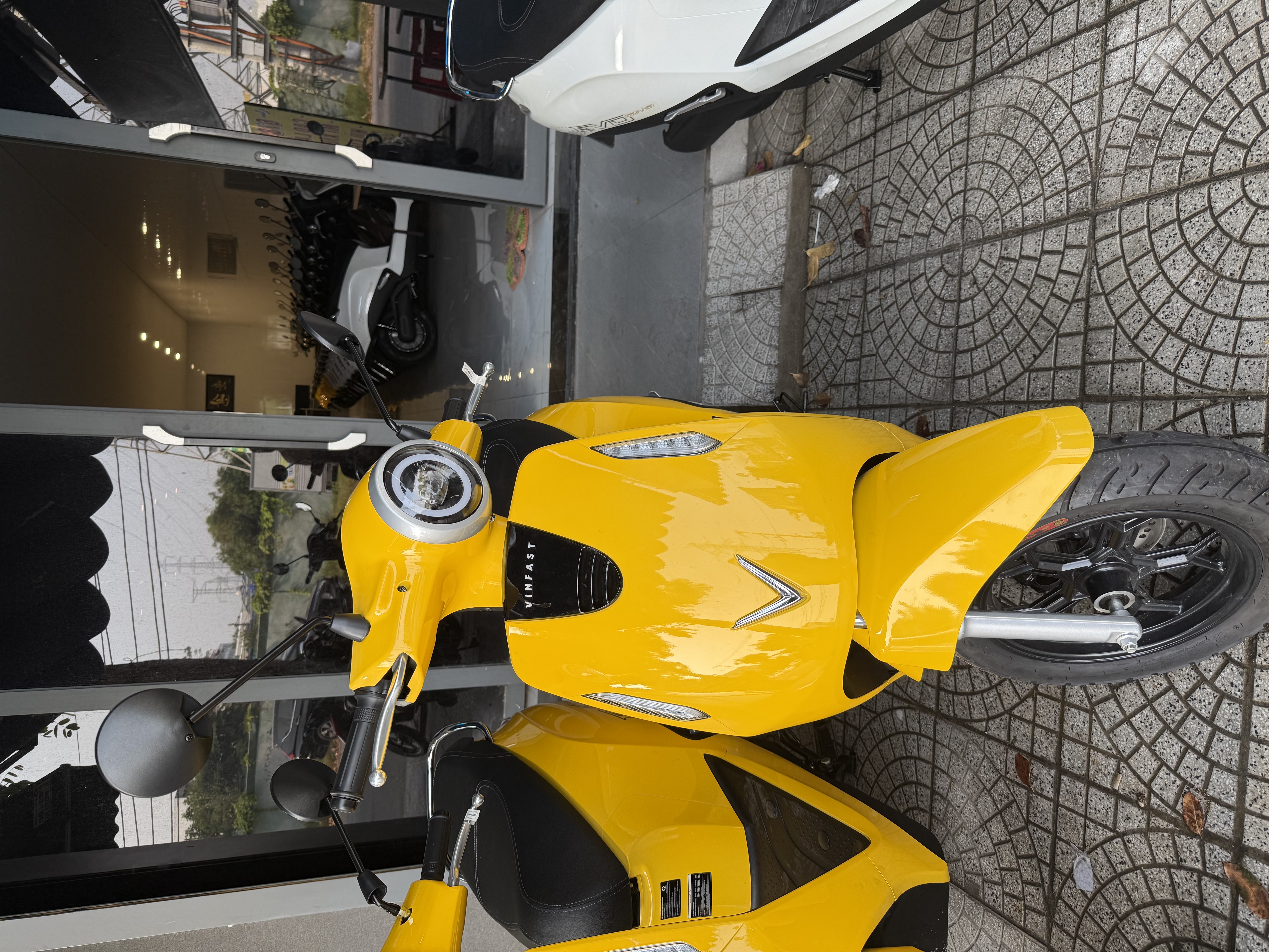Da Nang Electric Scooter Rental (On-site Delivery Available)