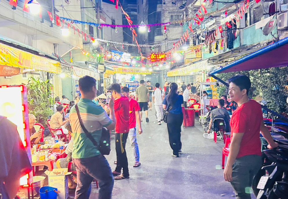 Ho Chi Minh Evening Street Food Private Tour